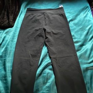 Black yoga pants